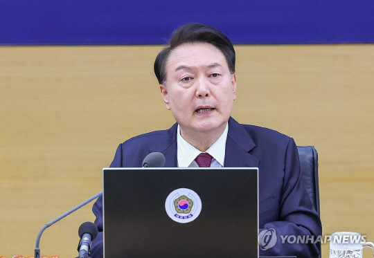 윤석열 대통령이 26일 세종시 정부세종청사에서 열린 제55회 국무회의에서 발언하고 있다. 연합뉴스